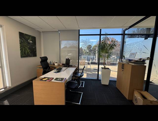 2,301M² OFFICE TO LET IN ROSEBANK